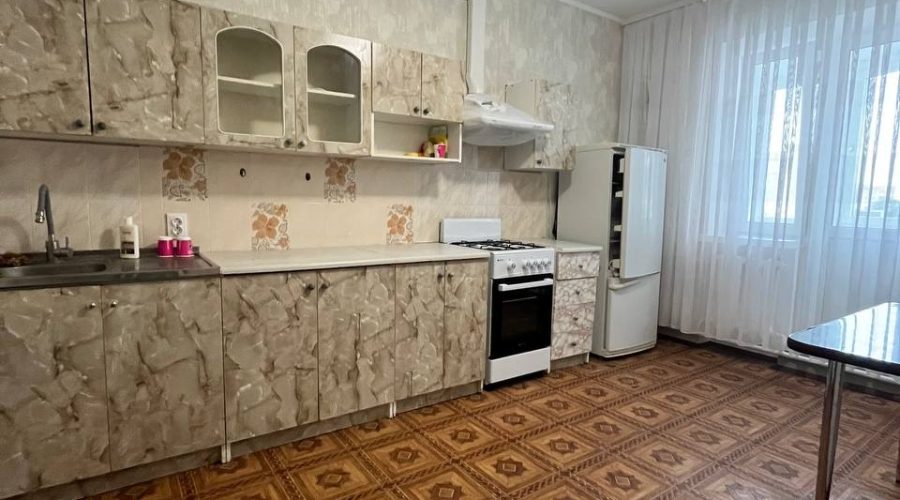 Оренда 2 кімнати 78 кв. м. Свободи (Центр) Хмельницький