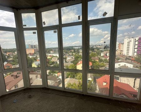 Продаж квартири 2 кімнати 76 кв. м. Лапушкіна (Центр) Хмельницький
