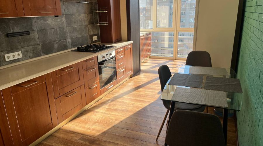 Продаж квартири 2 кімнати 72 кв. м. ЖК Чайка (Озерна) Хмельницький