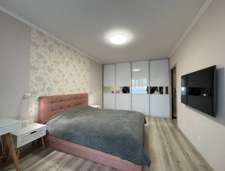 Продаж квартири 2 кімнати 72 кв. м. Панаса Мирного (Озерна) Хмельницький