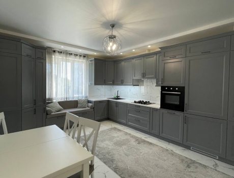Продаж квартири 3 кімнати 102 кв. м. Лісогринівецька (Озерна) Хмельницький
