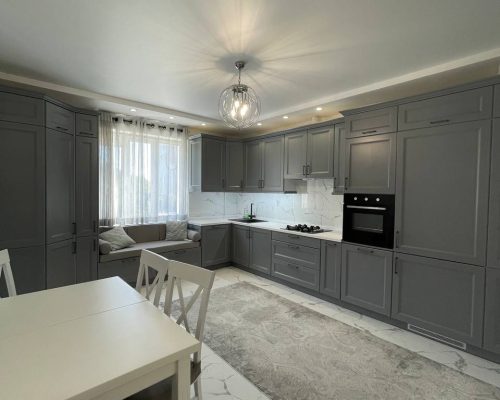 Продаж квартири 3 кімнати 102 кв. м. Лісогринівецька (Озерна) Хмельницький