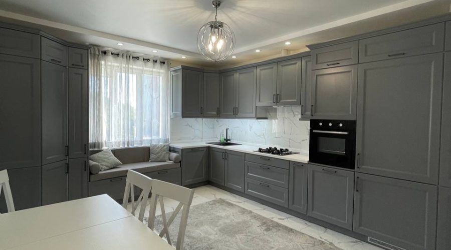 Продаж квартири 3 кімнати 102 кв. м. Лісогринівецька (Озерна) Хмельницький