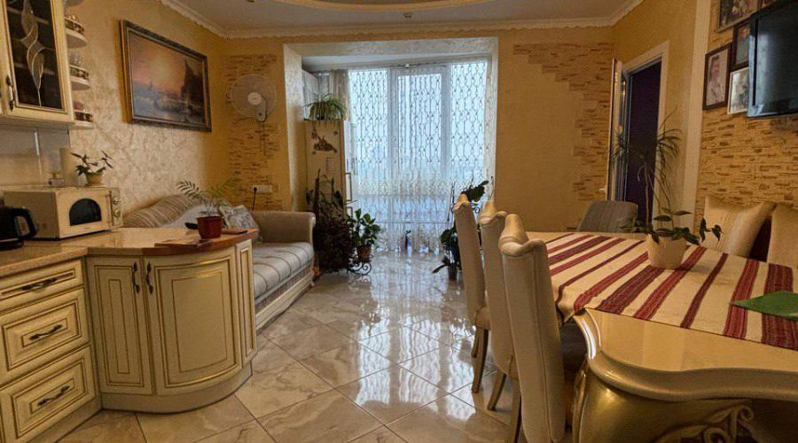 Продаж квартири 2 кімнати 87 кв. м. ЖК Набережний Квартал (Виставка) Хмельницький