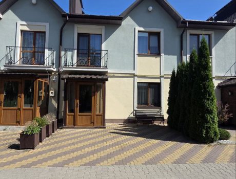 Продаж таунхаусу 2 кімнати 75 кв. м. КМ Ранкове (Виставка) Хмельницький