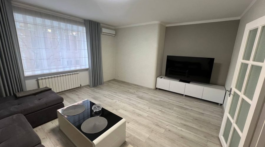 Оренда 2 кімнати 79 кв. м. Соборна (Центр) Хмельницький