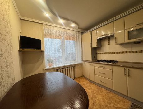 Оренда 1 кімната 40 кв. м. Зарічанська (Виставка) Хмельницький