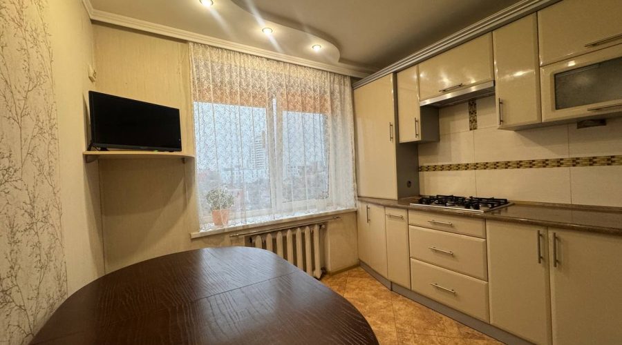 Оренда 1 кімната 40 кв. м. Зарічанська (Виставка) Хмельницький