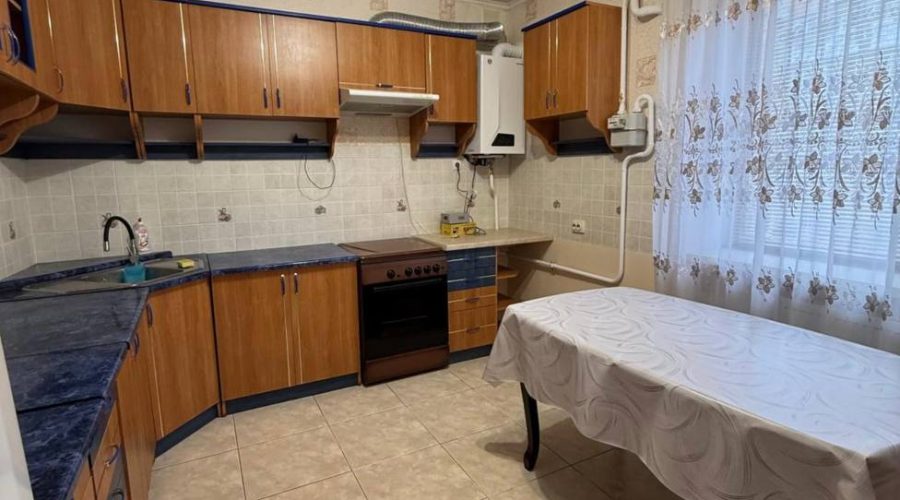 Оренда 2 кімнати 70 кв. м. Зарічанська (Виставка) Хмельницький