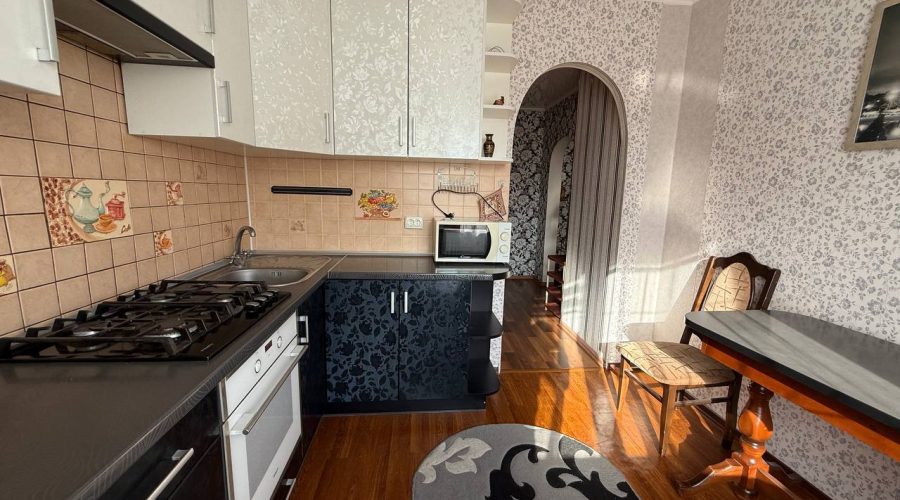 Продаж квартири 2 кімнати 49 кв. м. Прибузька (Центр) Хмельницький