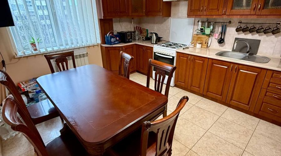 Продаж квартири 3 кімнати 108 кв. м. (Озерна) Хмельницький