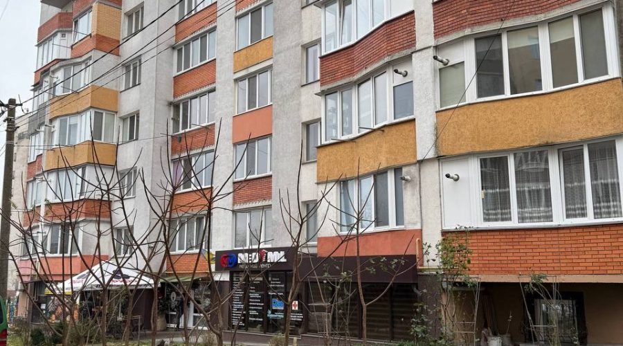 Продаж квартири 3 кімнати 79 кв. м. Озерна (Озерна) Хмельницький