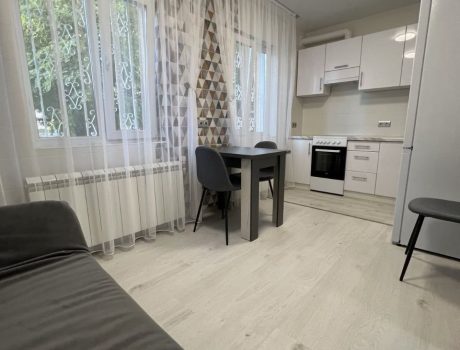 Оренда 1 кімната 40 кв. м. Соборна (Центр) Хмельницький