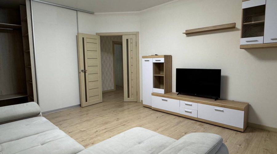 Оренда 3 кімнати 84 кв. м. (Виставка) Хмельницький