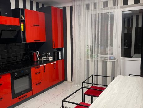 Продаж квартири 3 кімнати 97 кв. м. Лісогринівецька (Озерна) Хмельницький