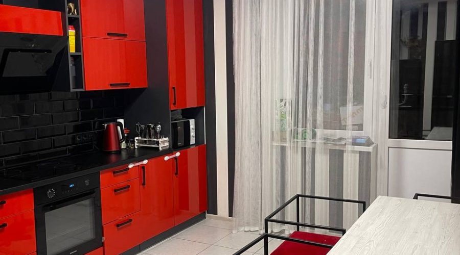 Продаж квартири 3 кімнати 97 кв. м. Лісогринівецька (Озерна) Хмельницький