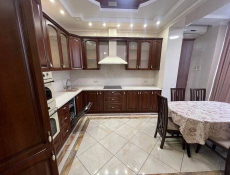 Оренда 3 кімнати 118 кв. м. Соборна (Центр) Хмельницький