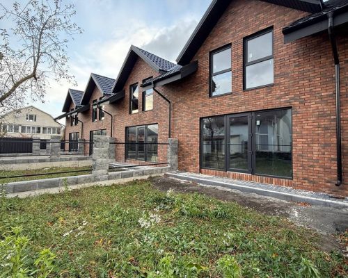 Продаж таунхаусу 4 кімнати 130 кв. м. 1 сот. Гуменюка (Лезнево) Хмельницький