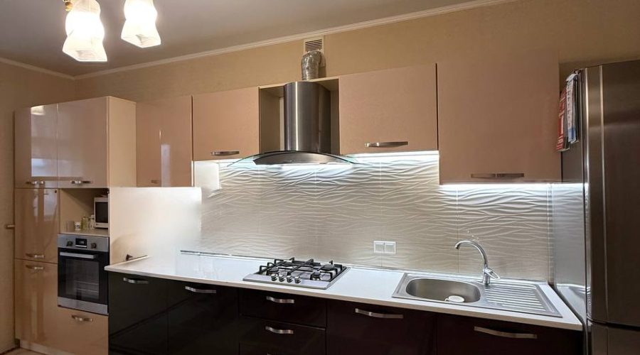 Продаж квартири 3 кімнати 82 кв. м. Панаса Мирного (Озерна) Хмельницький