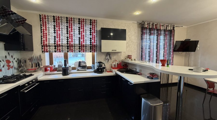 Оренда 6 кімнат 280 кв. м. 10 сот. пров. Волочиський (Гречани) Хмельницький