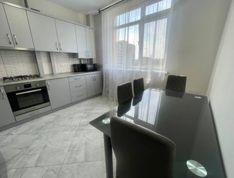 Оренда 2 кімнати 68 кв. м. Свободи (Виставка) Хмельницький