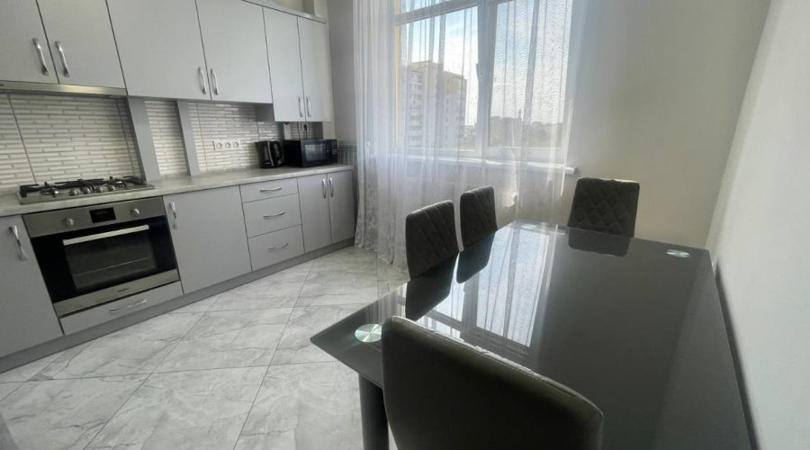 Оренда 2 кімнати 68 кв. м. Свободи (Виставка) Хмельницький