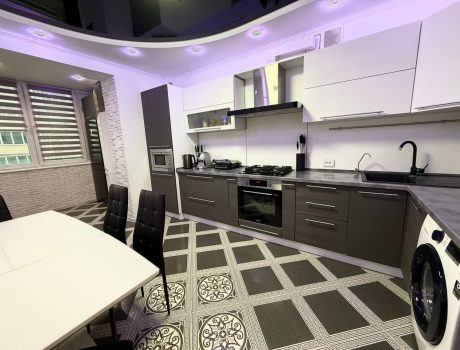 Продаж квартири 2 кімнати 80 кв. м. Лісогринівецька (Озерна) Хмельницький