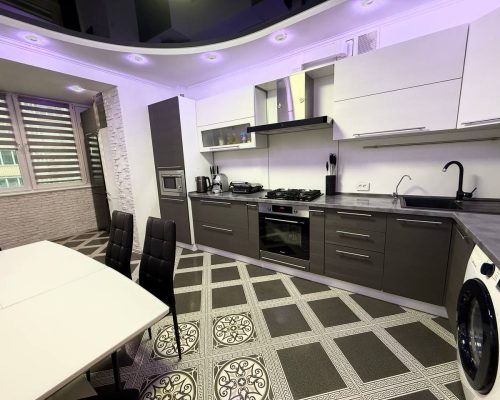 Продаж квартири 2 кімнати 80 кв. м. Лісогринівецька (Озерна) Хмельницький