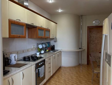 Продаж квартири 3 кімнати 100 кв. м. Свободи (Центр) Хмельницький