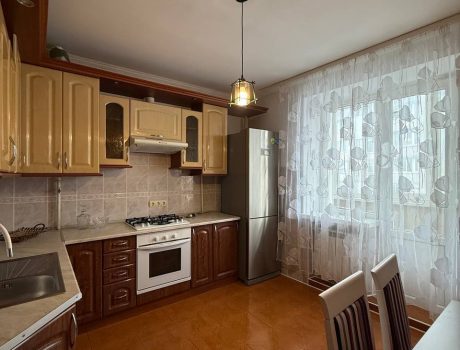 Оренда 2 кімнати 65 кв. м. Зарічанська (Виставка) Хмельницький