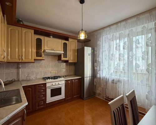 Оренда 2 кімнати 65 кв. м. Зарічанська (Виставка) Хмельницький