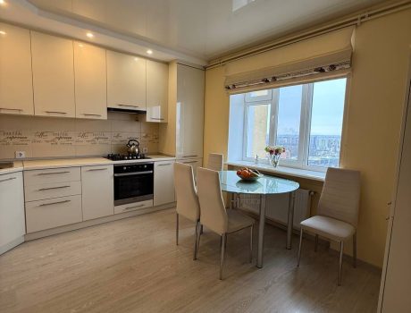 Продаж квартири 4 кімнати 164 кв. м. Свободи (Виставка) Хмельницький