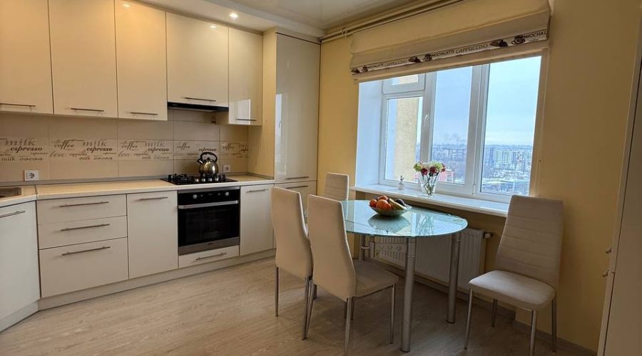 Продаж квартири 4 кімнати 164 кв. м. Свободи (Виставка) Хмельницький