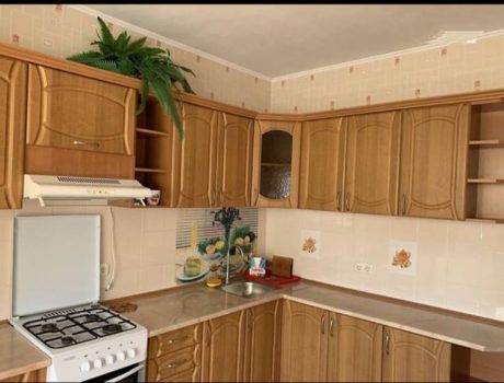 Оренда 1 кімната 62 кв. м. Володимирська (Центр) Хмельницький