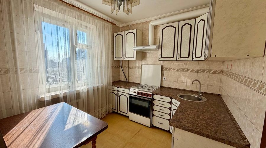 Продаж квартири 3 кімнати 75 кв. м. Залізняка (Озерна) Хмельницький