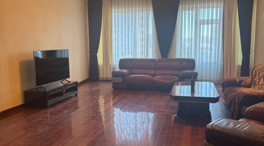 Оренда 1 кімната 100 кв. м. Проскурівська (Центр) Хмельницький