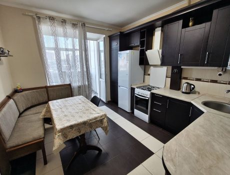 Оренда 2 кімнати 60 кв. м. Будівельників (Виставка) Хмельницький