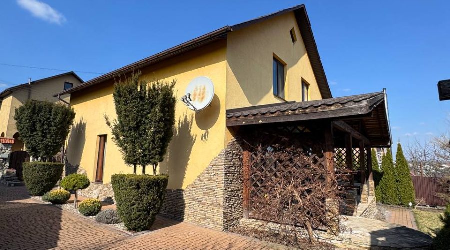 Продаж квартири 3 кімнати 157 кв. м. 6 сот. 3-й проїзд Бурштиновий (Шаровечка) Хмельницький