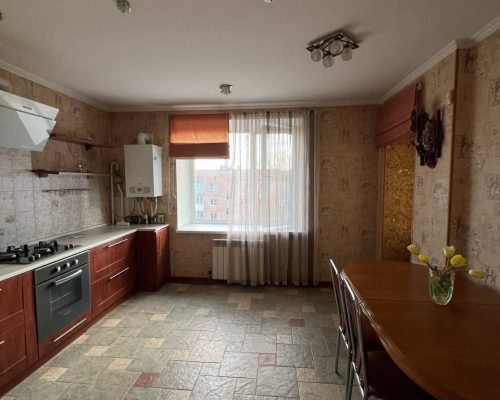 Продаж квартири 3 кімнати 140 кв. м. Проспект Миру (Виставка) Хмельницький