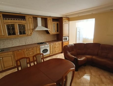 Продаж квартири 2 кімнати 106 кв. м. Вайсера (Центр) Хмельницький