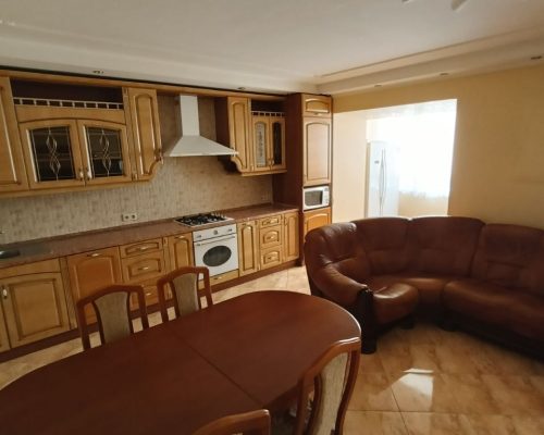 Продаж квартири 2 кімнати 106 кв. м. Вайсера (Центр) Хмельницький