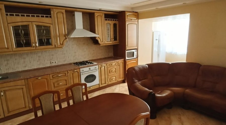 Продаж квартири 2 кімнати 106 кв. м. Вайсера (Центр) Хмельницький