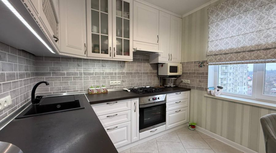 Продаж квартири 4 кімнати 83 кв. м. Романа Шухевича (Гречани) Хмельницький