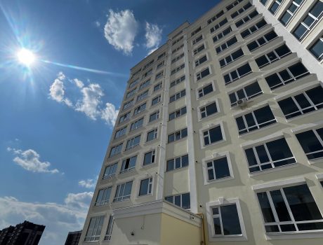 Продаж квартири 2 кімнати 77 кв. м. ЖК Grand Royal (Озерна) Хмельницький