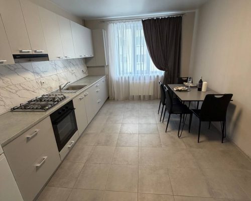 Оренда 2 кімнати 68 кв. м. Кармелюка (Озерна) Хмельницький