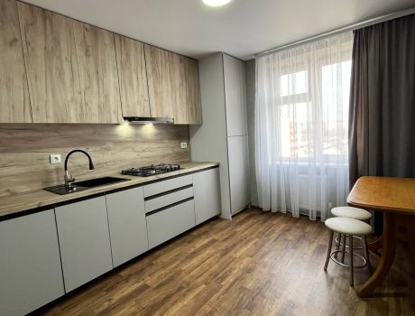 Оренда 3 кімнати 73 кв. м. Трудова (Виставка) Хмельницький