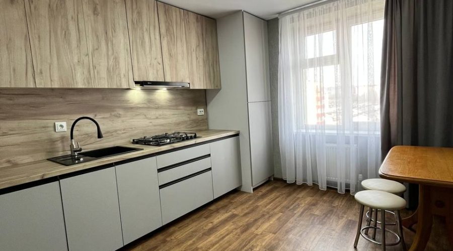 Оренда 3 кімнати 73 кв. м. Трудова (Виставка) Хмельницький