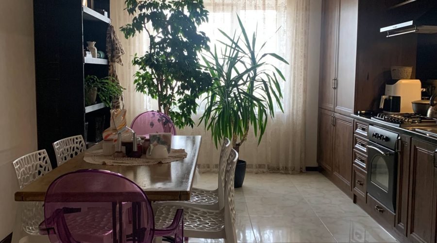 Продаж квартири 4 кімнати 141 кв. м. Перемоги (Виставка) Хмельницький