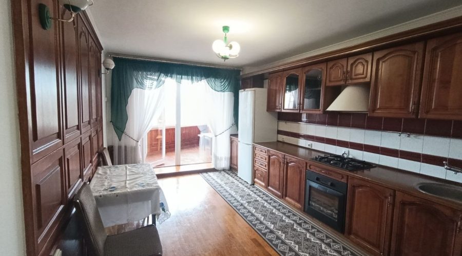 Оренда 2 кімнати 86 кв. м. Свободи (Центр) Хмельницький