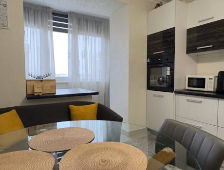 Продаж квартири 4 кімнати 147 кв. м. Озерна (Виставка) Хмельницький